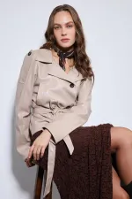 Manteau en similicuir beige Antioch avec ceinture