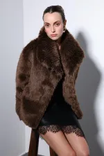 Veste en fausse fourrure Antioch Coffee pour femme