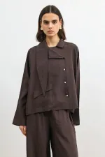 Chemise Antioch marron foncé à col montant spécial pour femme