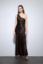 Antioch Koyu Kahve Asimetrik Yaka Saten Uzun Elbise