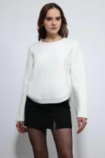 Pull en maille blanc cassé Antioch avec détails de boutons
