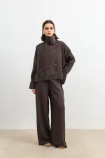 Chemise Antioch marron foncé à col montant spécial pour femme