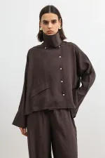 Chemise Antioch marron foncé à col montant spécial pour femme