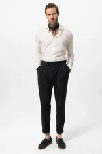 Pantalon homme Antioch noir à taille haute plissée et coupe carotte