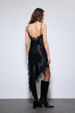 Robe asymétrique en dentelle noire Antioch