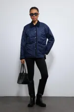 Antioch Lacivert Kontrast Yaka Desenli Mont