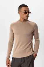 Pull en maille Antioch Mink à col rond et coupe ajustée