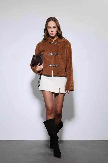 Veste en fausse fourrure boutonnée ornée de café Antioch