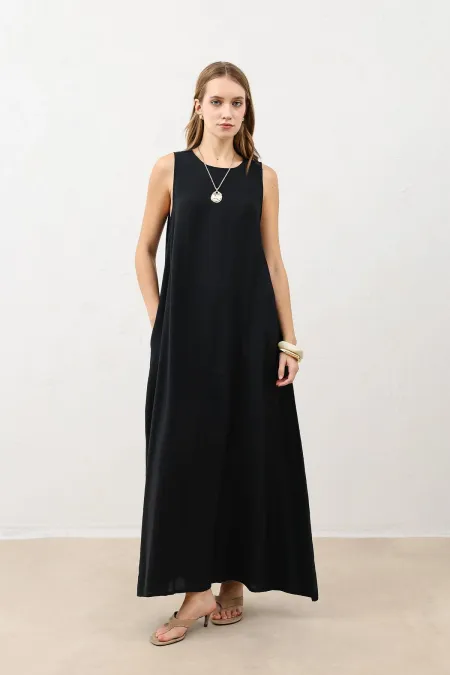 Antioch Siyah Dökümlü Halter Yaka Midi Elbise