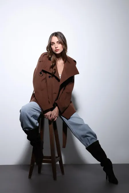 Antioch Kahve Dik Yaka Kruvaze Kadın Kaban