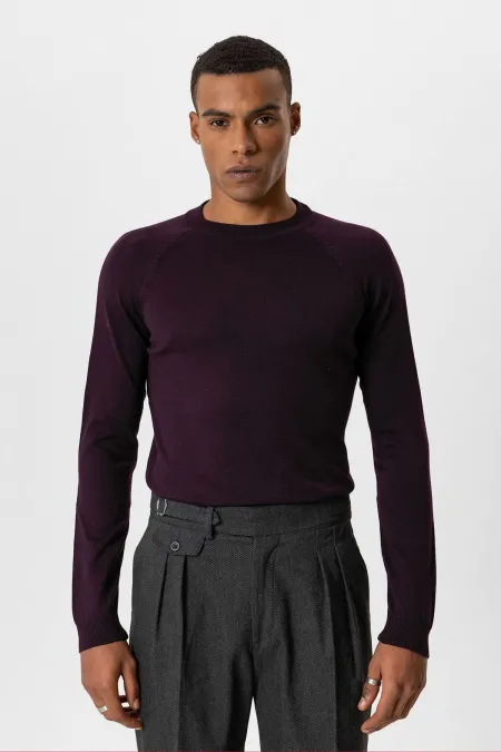 Pull en maille Antioch Plum à col rond et coupe ajustée