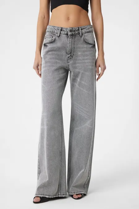 Antioch Light Grey High-Waisted Women's Jeans