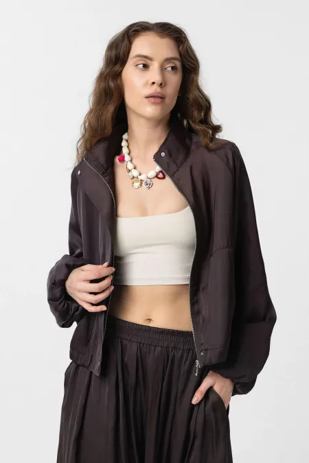 Veste bomber Antioch Coffee à col montant et coupe ajustée pour femme