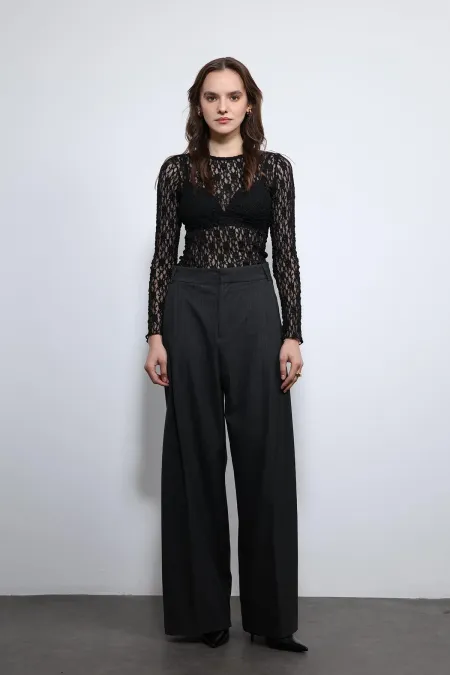 Antioch Siyah Dantel Detaylı Transparan Bluz