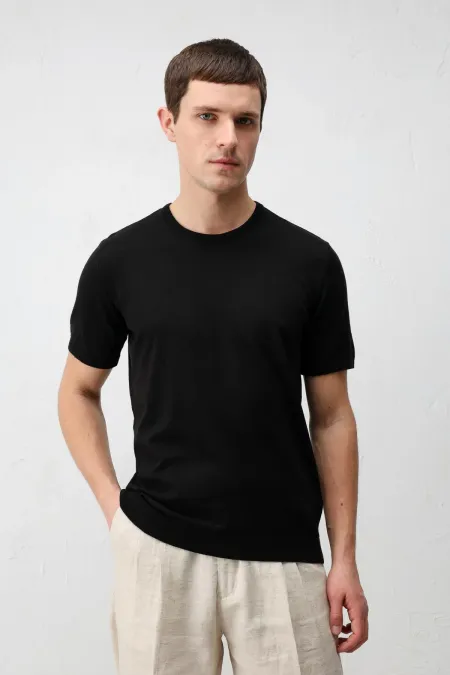 T-shirt Antioch Black Comfort Slim Knitwear