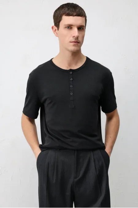 T-shirt homme Antioch noir à col boutonné