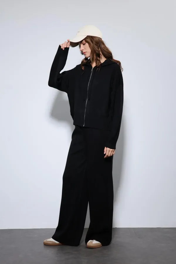 Antioch Siyah Kapüşonlu Üst Ve Geniş Paça Triko Takım