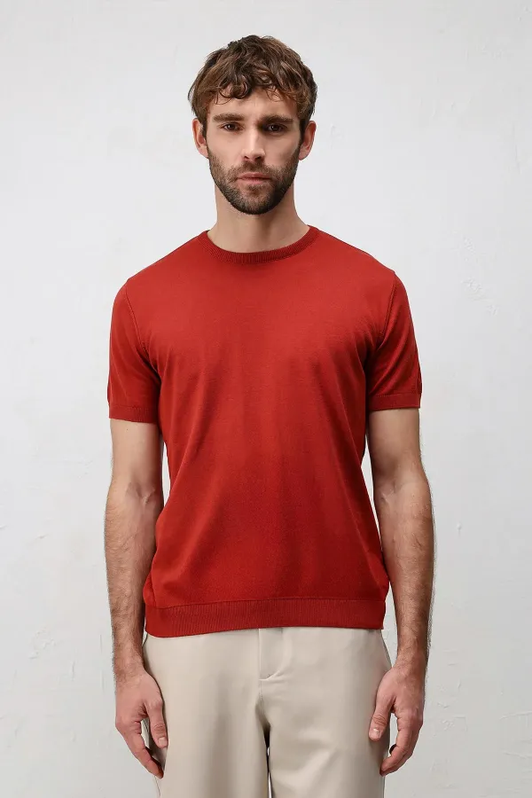 Antioch Red Comfort Slim Knit T-Shirt