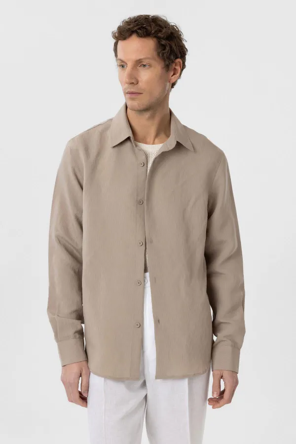 Chemise homme Antioch beige coupe décontractée en tissu modal