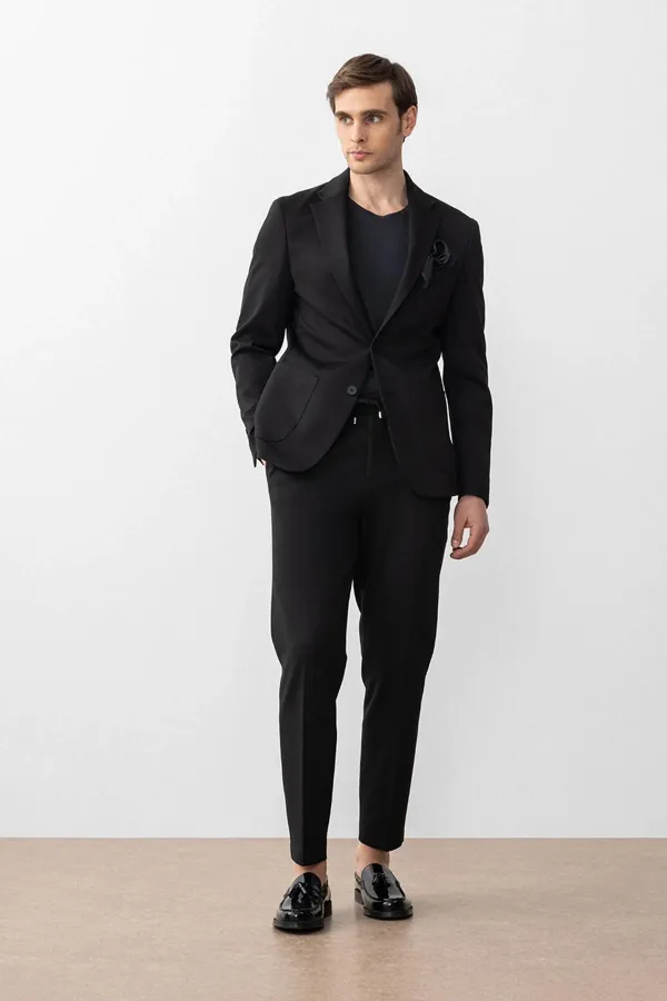Costume Antioch noir coupe slim confortable pour homme