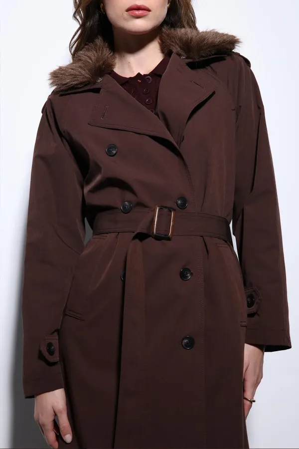 Trench-coat pour femme Antioch Coffee à col en fausse fourrure