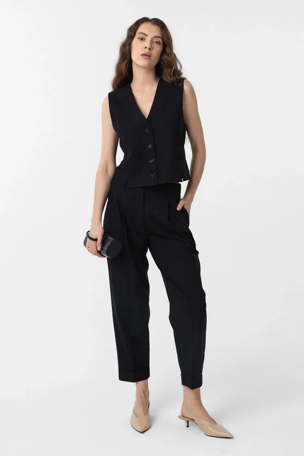 Antioch Siyah Yırtmaçlı Kadın Yelek