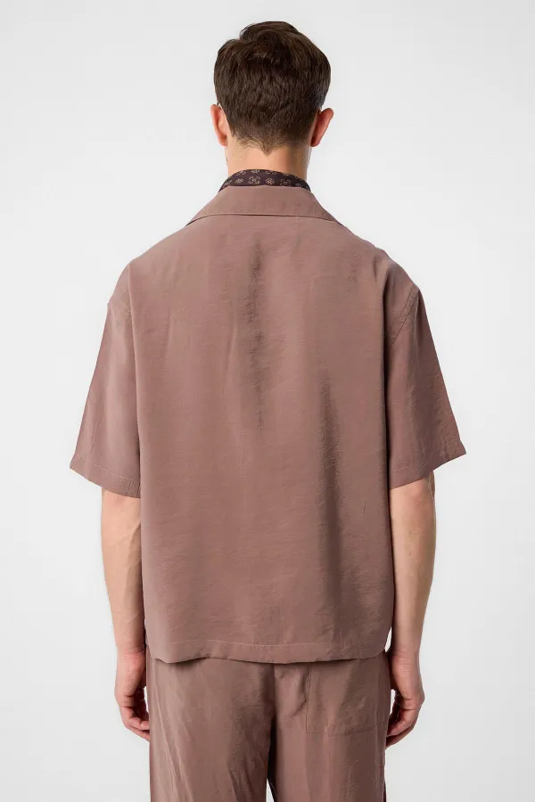 Chemise homme Antioch couleur café, en tissu modal et col Apache