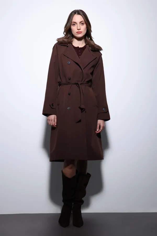 Trench-coat pour femme Antioch Coffee à col en fausse fourrure