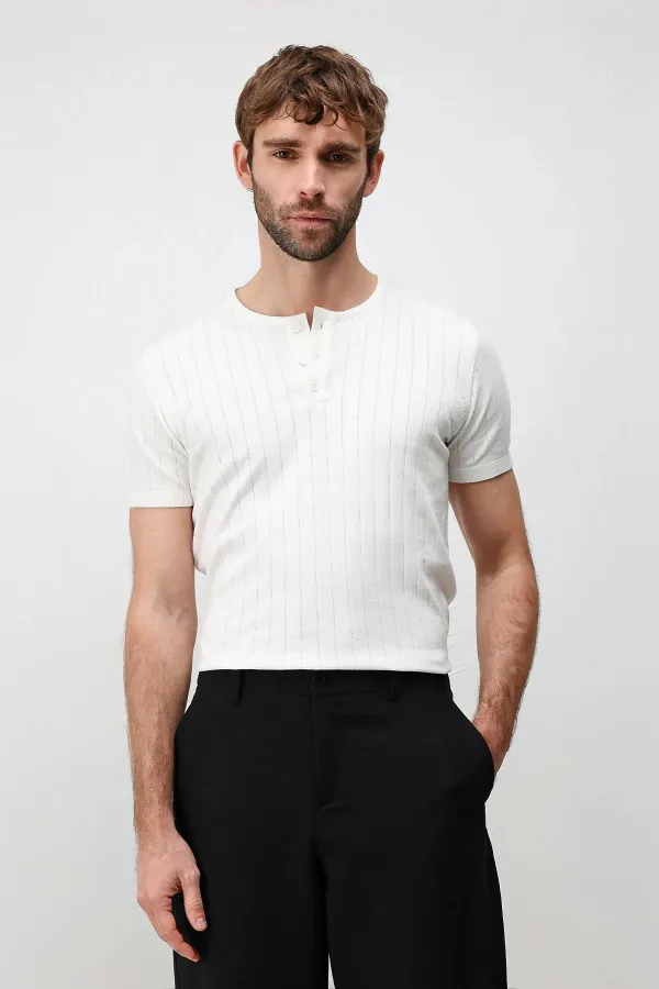 Antioch Off-White Textured Men's Knit T-Shirt