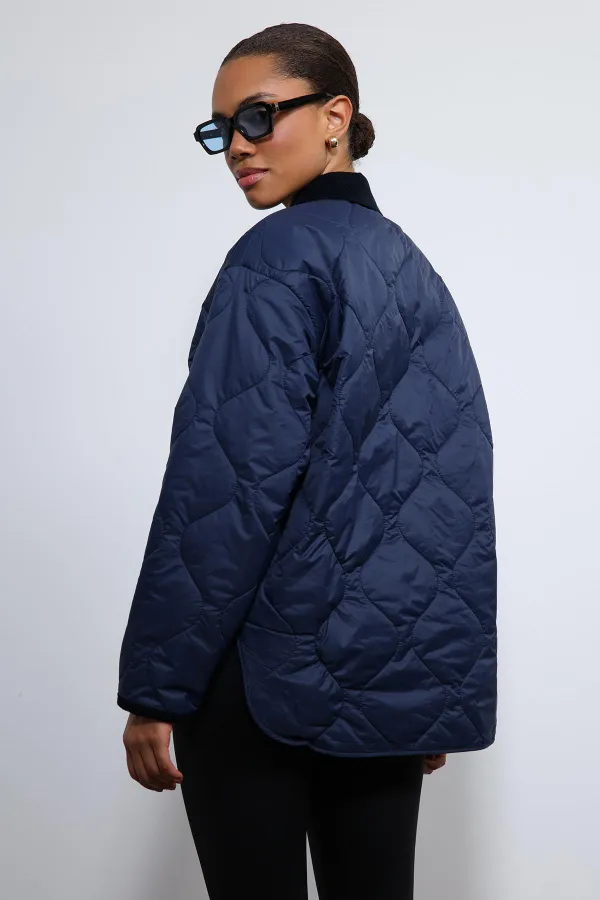 Antioch Lacivert Kontrast Yaka Desenli Mont