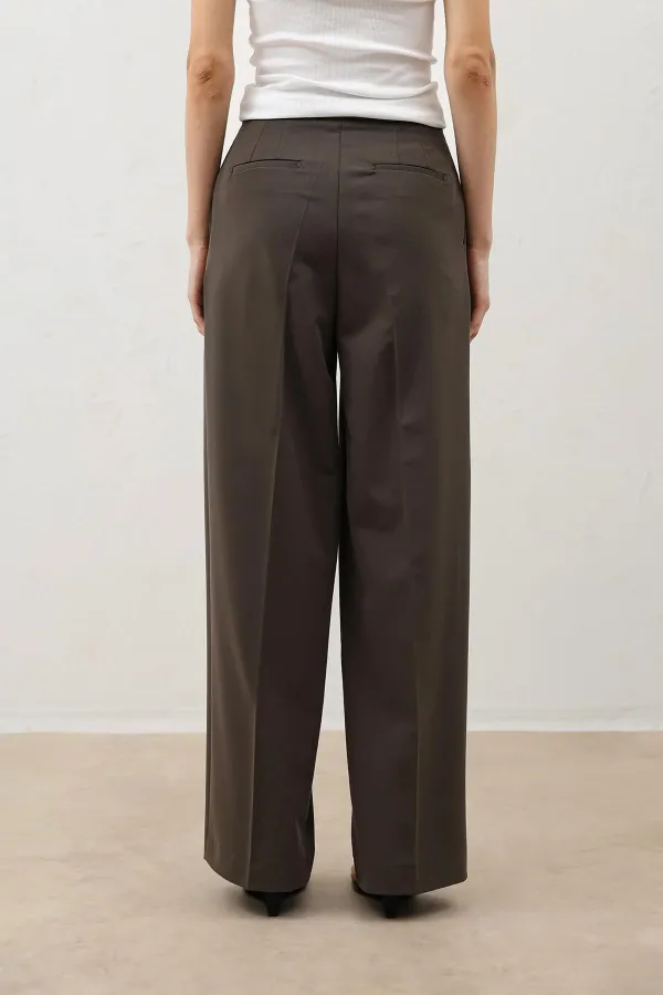 Antioch Coffee High-Waisted Pleated Women's Trousers
