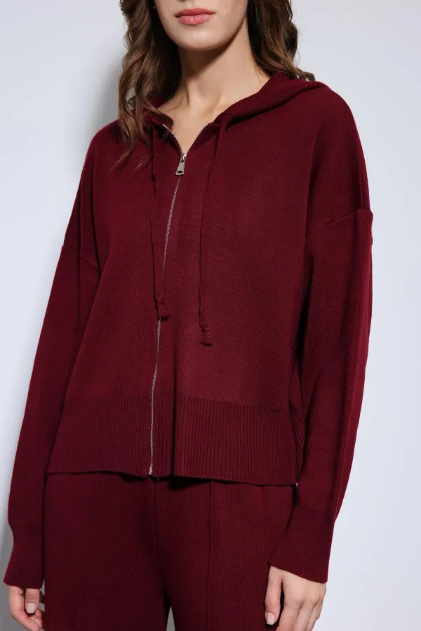 Ensemble pull à capuche bordeaux Antioch et pantalon large en maille