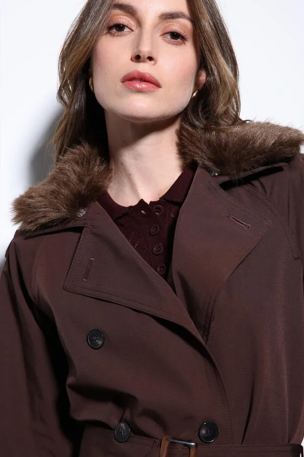 Trench-coat pour femme Antioch Coffee à col en fausse fourrure