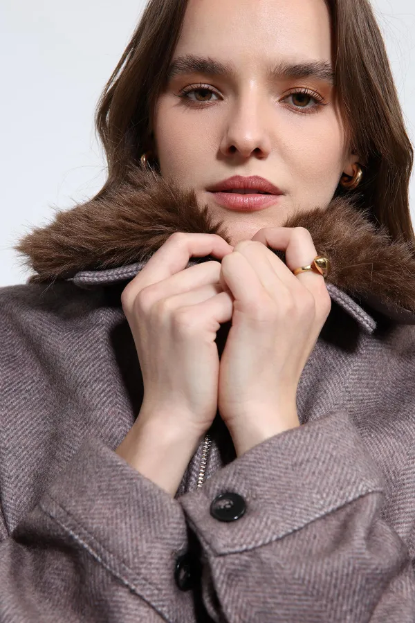 Veste Antioch Light Mink en laine mélangée à col en fausse fourrure