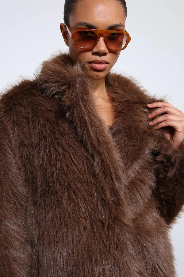 Manteau long en fausse fourrure Antioch Coffee