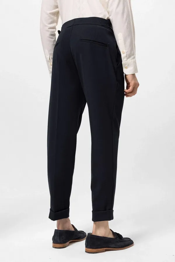 Pantalon homme Antioch bleu marine à taille haute plissée et coupe carotte