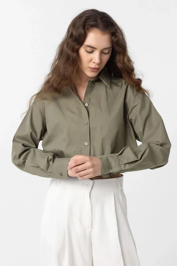 Chemise courte en popeline kaki Antioch pour femme