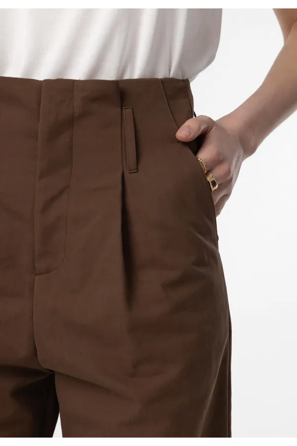 Pantalon Antioch Coffee taille haute à ourlet boutonné pour femme