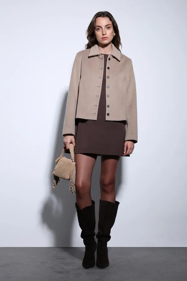 Veste courte en cachemire Antioch beige à col chemise