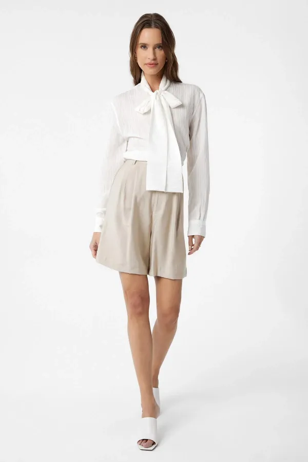 Chemise Antioch Off-White pour femme, avec col et foulard