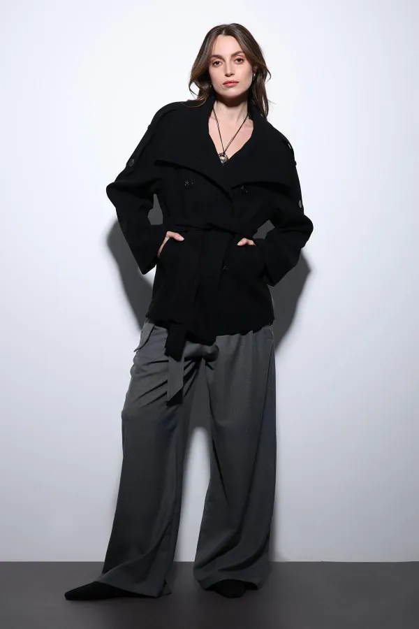 Manteau Antioch noir à col montant et double boutonnage pour femme