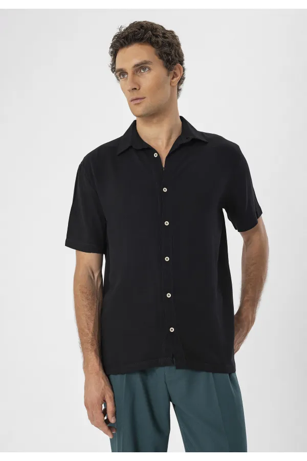 Chemise homme Antioch noire à manches courtes et coupe classique