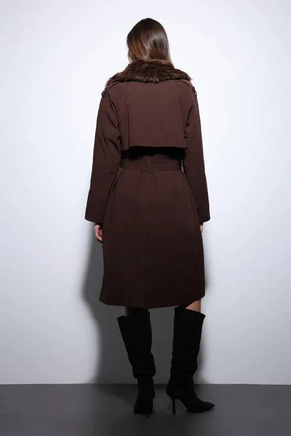 Trench-coat pour femme Antioch Coffee à col en fausse fourrure