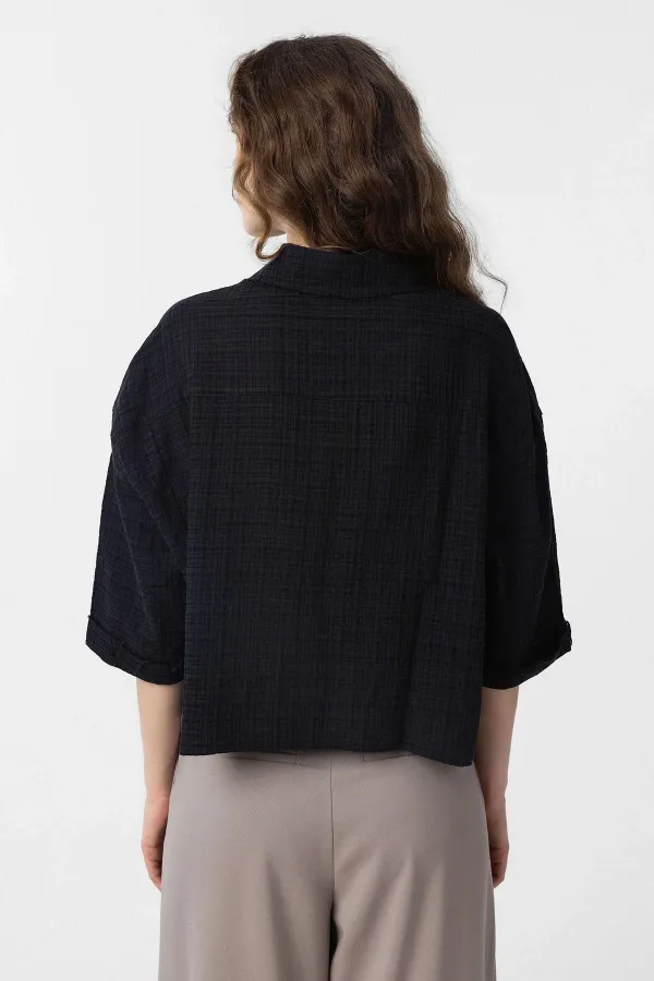 Chemise courte texturée noire Antioch pour femme