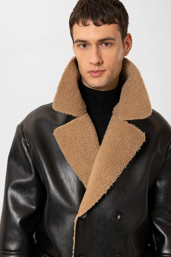 Veste croisée en similicuir pour homme Antioch avec doublure noire.