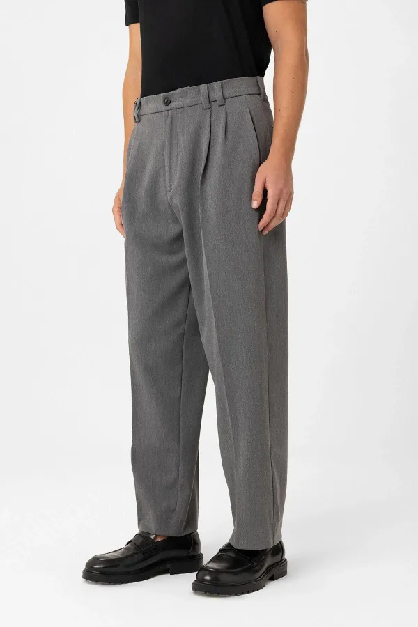 Pantalon homme Antioch gris à taille haute et coupe décontractée, plissé