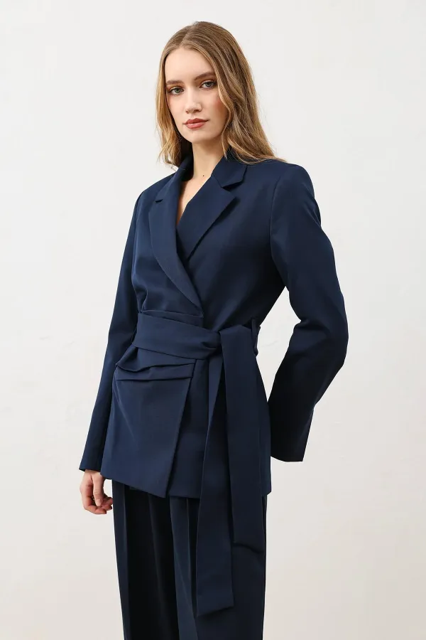 Veste blazer cintrée bleu marine Antioch pour femme