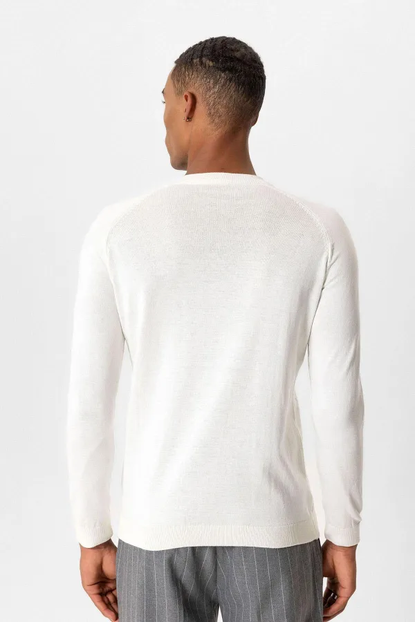 Antioch Off-White Crew Neck Slim Fit Knitted Sweater
