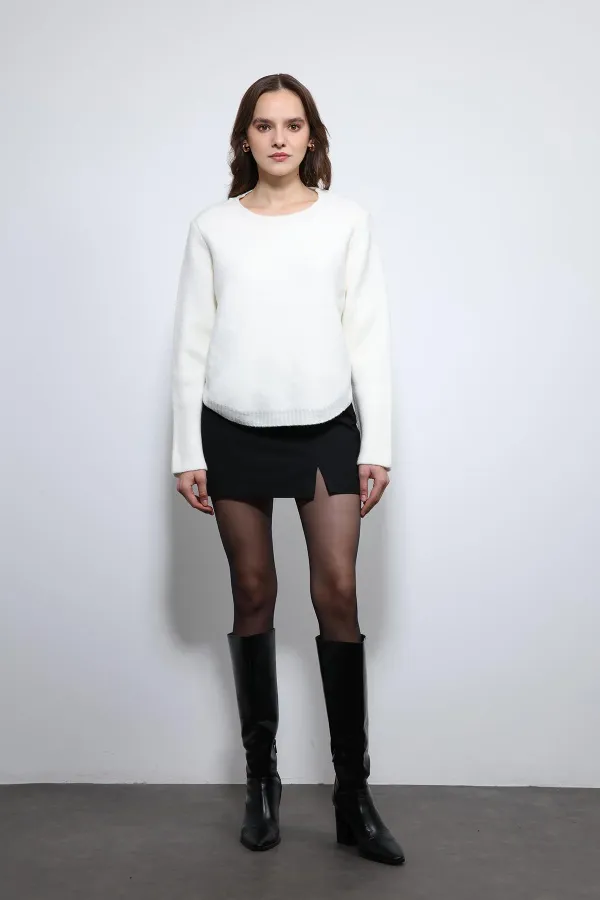 Pull en maille blanc cassé Antioch avec détails de boutons