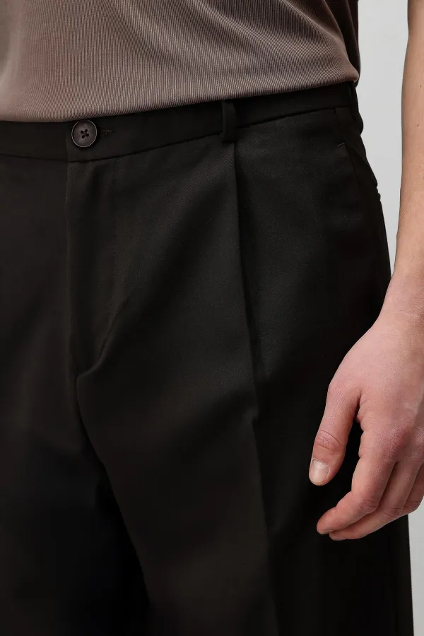 Antioch Koyu Kahve Pileli Relaxed Fit Erkek Pantolon
